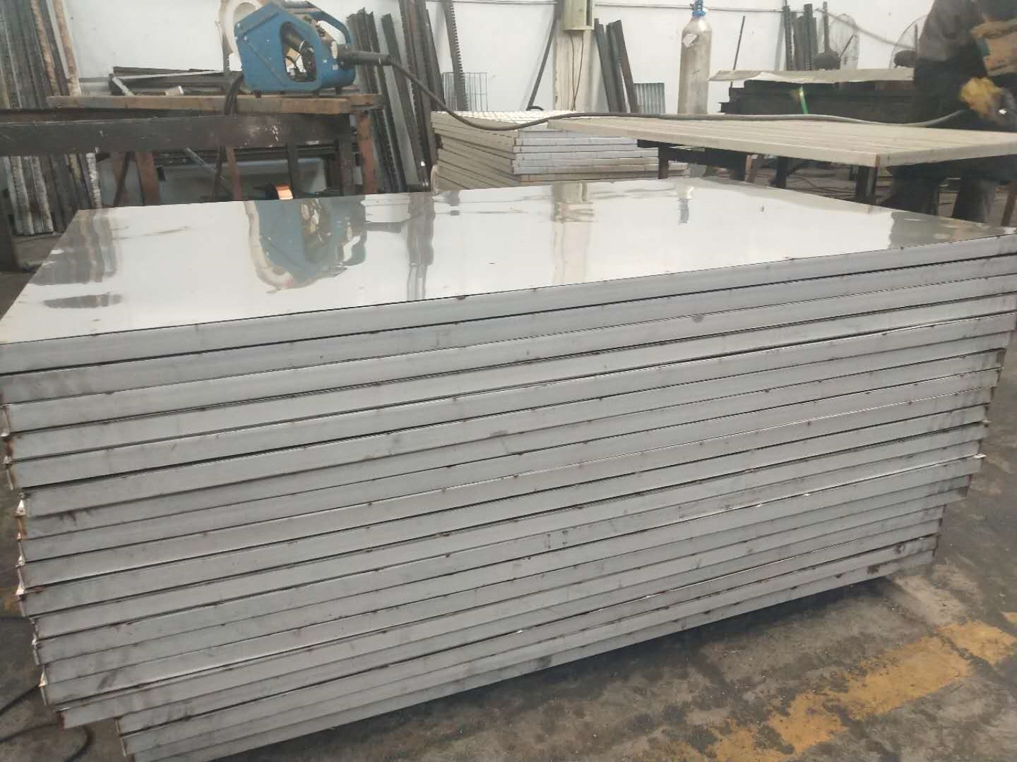 不銹鋼復合鋼格板產品